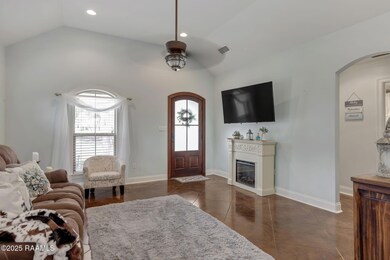 6-web-or-mls-121 Lee St-6 (2)