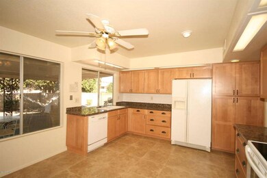 10714 W Pineaire Dr, Sun City, AZ 85351 - photo 6