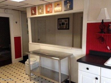 9 Zoar St, Pittsfield, MA 01201 - photo 5