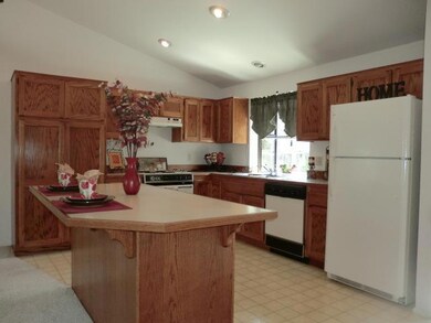 1916 Meadow Glen, Grants Pass, OR 97527 - photo 2