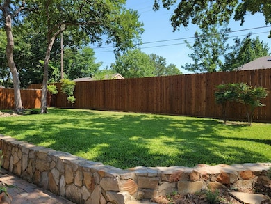 1216 Donna Ln, Bedford, TX 76022 - photo 4