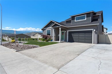 284 S Nevada Ave, East Wenatchee, WA 98802 - photo 2