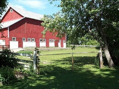 6182 Purcell Rd, Fitchburg, WI 53575 - photo 5