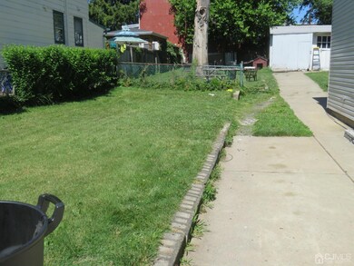 583 Johnstone St, Perth Amboy, NJ 08861 - photo 2