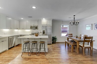 2106 Saxon Dr, Houston, TX 77018 - photo 7