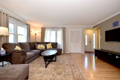 328 N Oaklawn Ave, Elmhurst, IL 60126 - photo 6