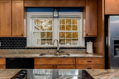 27 Ash St, White River Junction, VT 05001 - photo 3