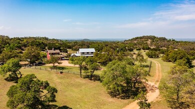 352 Cherokee Trace, Fredericksburg, TX 78624 - photo 5