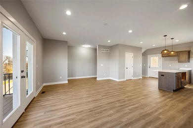 335 Forest Ave unit 24, Des Moines, IA 50314 - photo 7