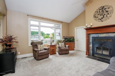 009-Living_Room-3262838-medium