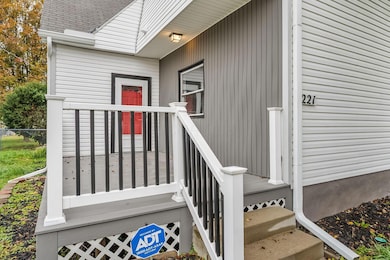 221 S Yale Ave, Columbus, OH 43222 - photo 2