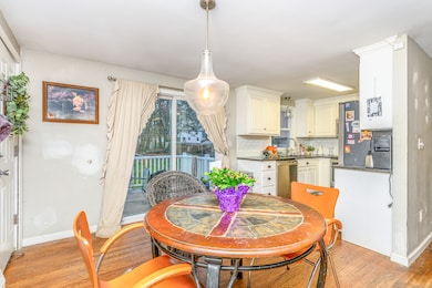 124 Bel-Aire Cir, Windsor Locks, CT 06096 - photo 7