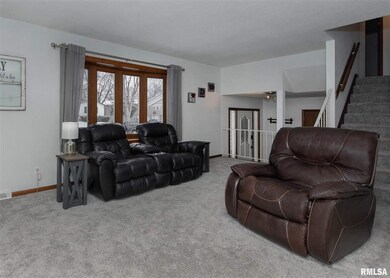 1447 W 41st St, Davenport, IA 52806 - photo 6