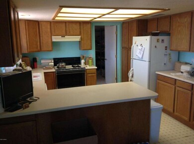 KITCHEN , WITH LOTS OF COUNTER SPACE