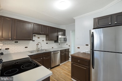 607 Center St unit T3, Herndon, VA 20170 - photo 3