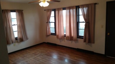 407LivingRoom11