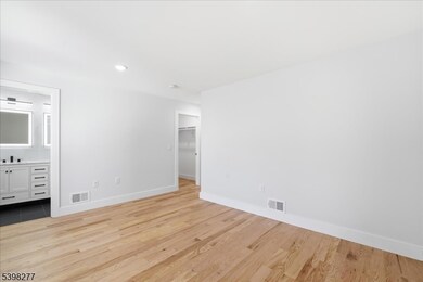 62 Hillside Ave unit 1, Newark, NJ 07108 - photo 3