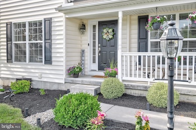 1808 Stoneford Ln, Palmyra, PA 17078 - photo 3