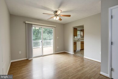 5815 Dale Dr, Sykesville, MD 21784 - photo 4