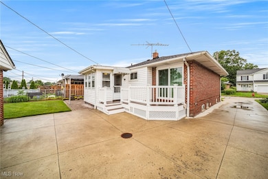 30888 Harrison Rd, Wickliffe, OH 44092 - photo 4