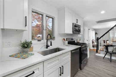 374 Crandall Rd, Tiverton, RI 02878 - photo 6