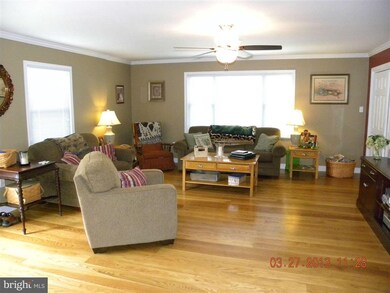 22920 Berry Cir, Smithsburg, MD 21783 - photo 4