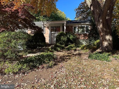 1320 Elsinore Ave, McLean, VA 22102 - photo 2