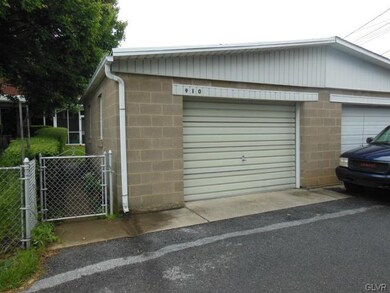 910 N 17th St, Allentown, PA 18104 - photo 5