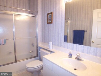 9125 Groffs Mill Dr unit 9125, Owings Mills, MD 21117 - photo 2