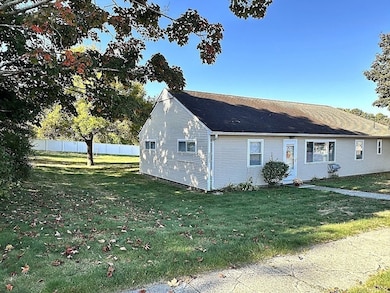 103 Collins St, Chicopee, MA 01022 - photo 2