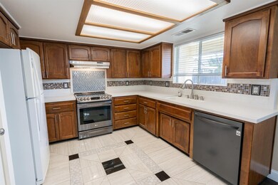 Vacant - 1010 S. 6th Street