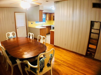 1409 Highland Dr, Bay City, TX 77414 - photo 5