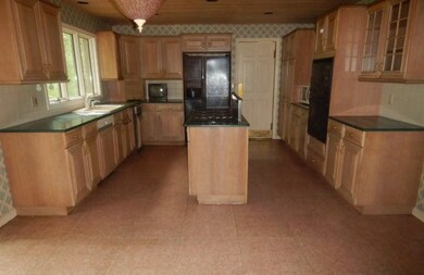 23 Saddlebrook Dr, East Greenwich, RI 02818 - photo 4