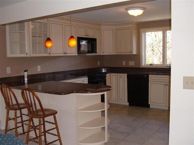 8 Uncle Jimmys Ln, Yarmouth Port, MA 02675 - photo 4