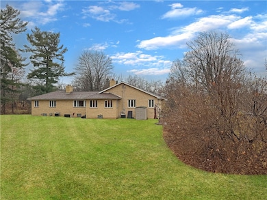 1305 Mercer Ave, Hermitage, PA 16148 - photo 3