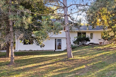 18065 Berry Ln, Wayzata, MN 55391 - photo 5