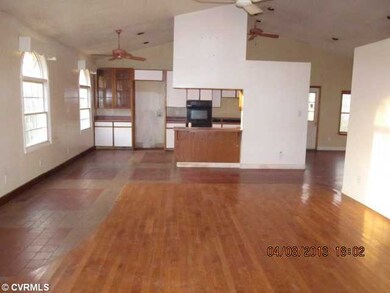 352 Lonesome Oak Dr, Dunnsville, VA 22454 - photo 5