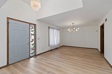 1874 Ranchview Dr, Naperville, IL 60565 - photo 3