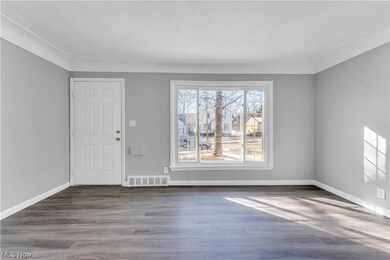 5177 Camden Rd, Maple Heights, OH 44137 - photo 5