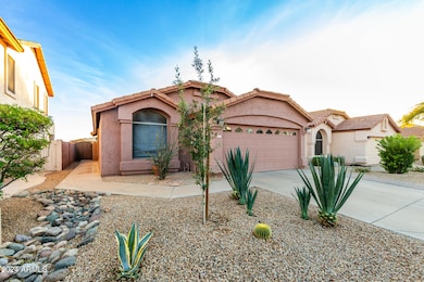 4847 E Abraham Ln, Phoenix, AZ 85054 - photo 2