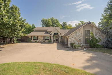 6108 Oak Tree Rd, Edmond, OK 73025 - photo 3