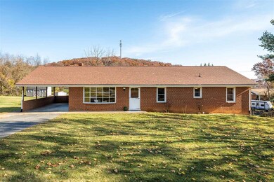 214 Montgomery Rd, Staunton, VA 24401 - photo 2