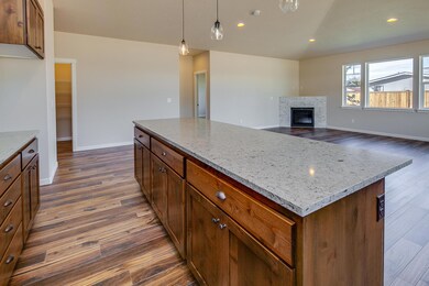 4832 SW Zenith Ave, Redmond, OR 97756 - photo 5