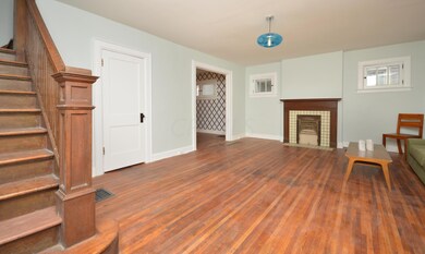 Living Room (2)