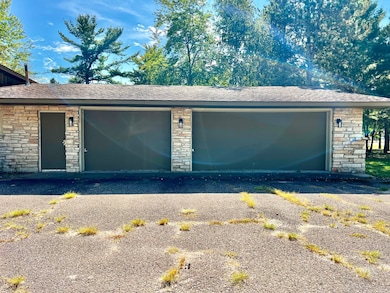 1047 Oak Dr, Altoona, WI 54720 - photo 2