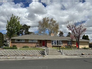 1215 NW Johns Ave, Pendleton, OR 97801 - photo 3