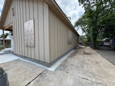 4216 S 25th West Ave, Tulsa, OK 74107 - photo 2