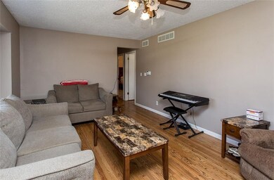 3107 E 26th St, Des Moines, IA 50317 - photo 7