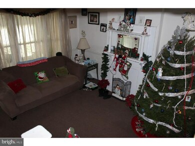 1308 E 10th St, Crum Lynne, PA 19022 - photo 5