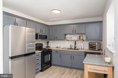 405 Snowflake Cir, Norristown, PA 19403 - photo 6